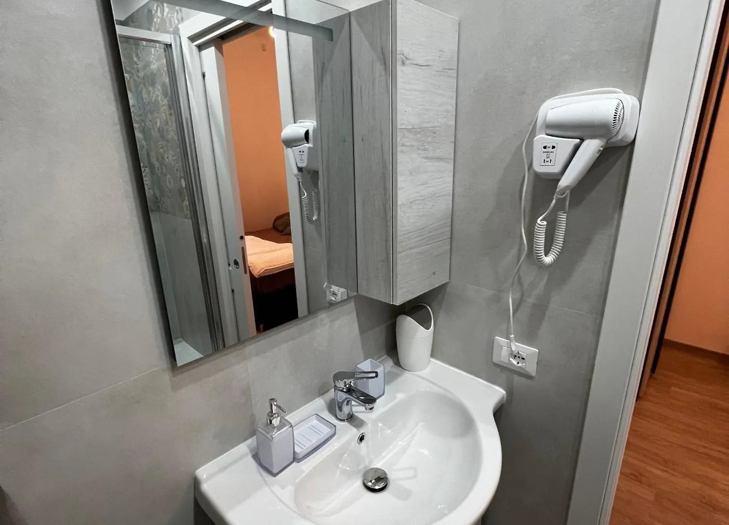 Love4Rome Guest House
