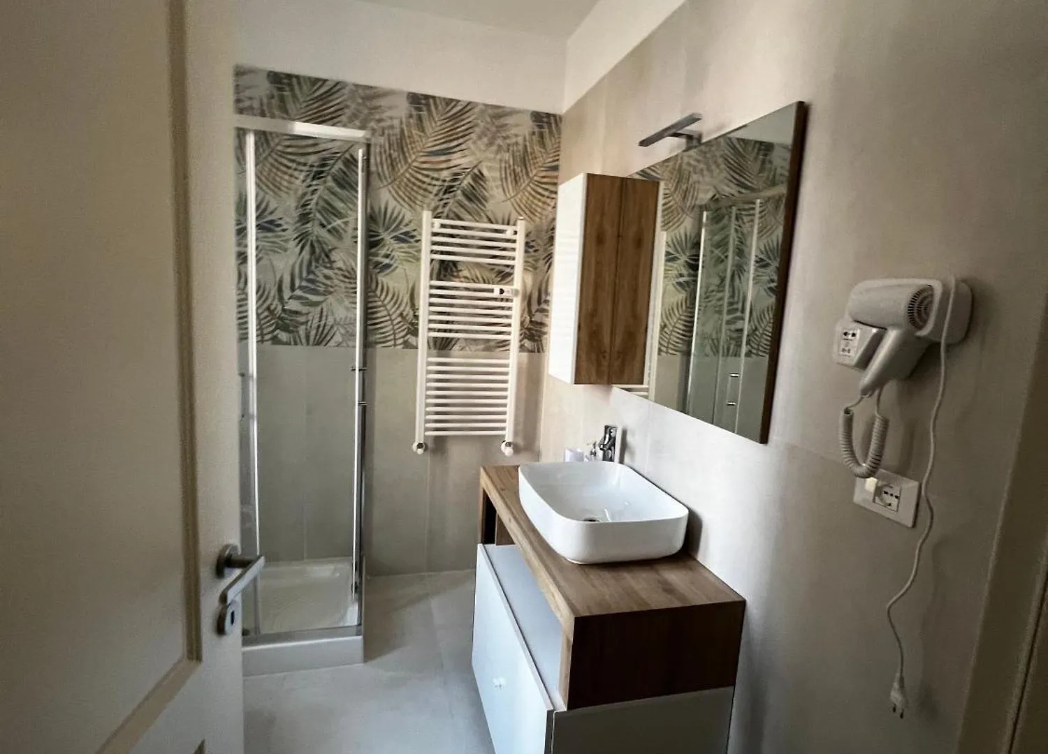 Love4Rome Guest House